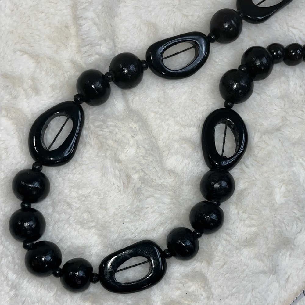 Chic Black Beaded Necklace with Oval Accents